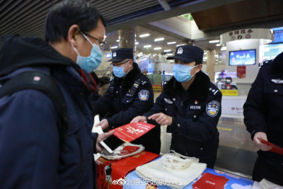 “人努力”“天帮忙”成就冬奥“北京蓝”