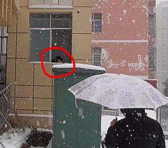 贵州一女子上个厕所惊动了119、110！网友：隔着屏幕都觉得尴尬