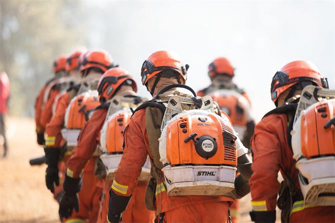 32.演练结束明火全部扑灭，组织带回撤离火线