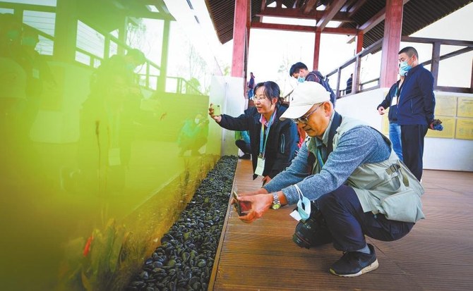 IH`2[0C4F]8CB]1RW9}GCZJ