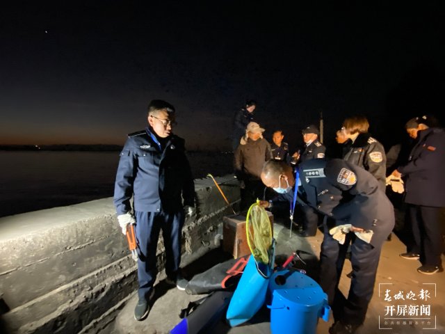 50余名执法人员开展涉渔违法行为执法 (4).jpg