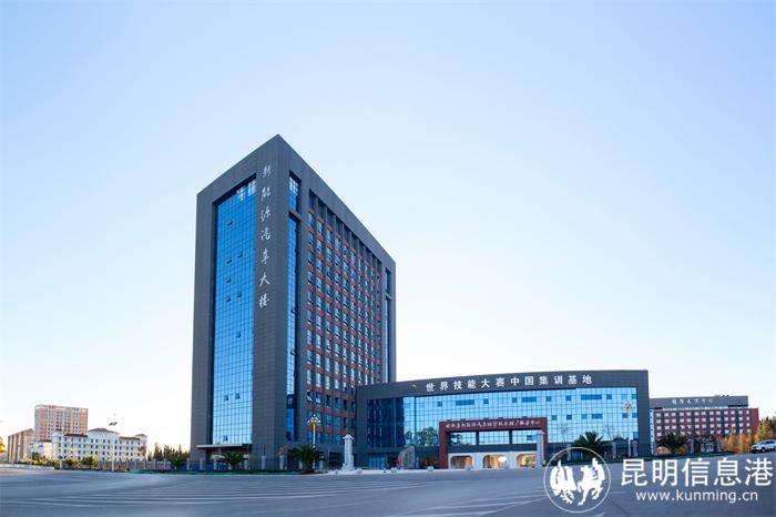 (汽车学院配图)新能源汽车大楼 (汽车学院配图)新能源汽车大楼