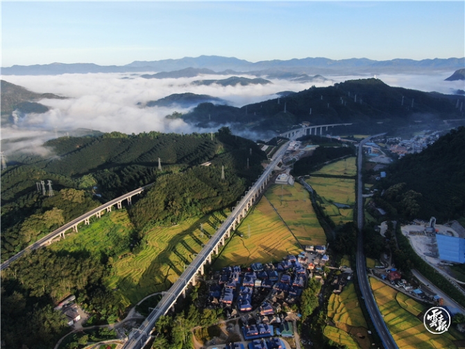 #(天空之眼)(5)“飞阅”中老铁路国内(11402094)-20211117141758.jpg #(天空之眼)(5)“飞阅”中老铁路国内(11402094)-20211117141758.jpg