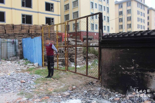 曲靖一“蚂蚁搬家”的蟊贼，把自己搬进了看守所…（开屏新闻记者 蒋琼波 通讯员 恭伟冲 摄）