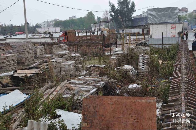 曲靖一“蚂蚁搬家”的蟊贼，把自己搬进了看守所…（开屏新闻记者 蒋琼波 通讯员 恭伟冲 摄）