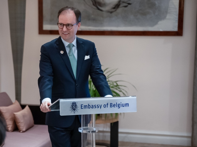 1635754225722369.jpg 比利时.jpg