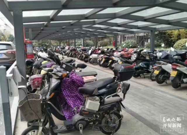 开屏观察 | “新国标”过渡期进入倒计时，电动车非法“提速”冒头？记者走访…… 刘嘉 摄