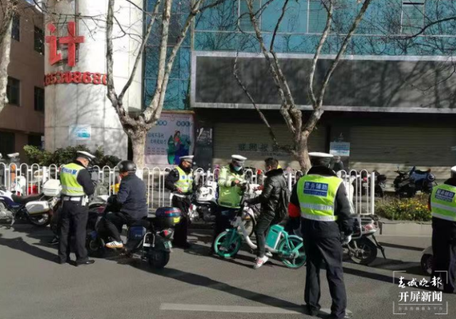 开屏观察 | “新国标”过渡期进入倒计时，电动车非法“提速”冒头？记者走访…… 刘嘉 摄