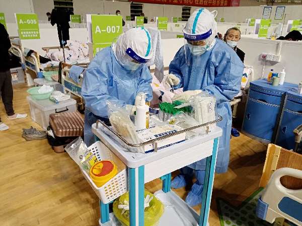 尽锐出战,上海青浦区方舱医院启用