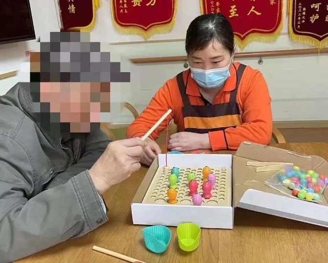 在上海普陀 他们与30位老人一起静待“疫散花开” C:Users10520DocumentsWeChat Filesnana779919FileStorageTempd6ef74847b883cb43f374ff958df1b94.jpg