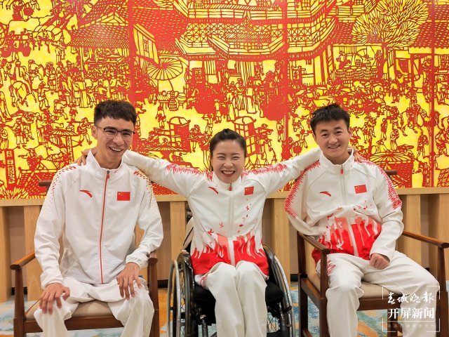 玉溪这里千亩桑葚熟啦！采摘正当时，挑个时间出发吧！（玉溪市江川区融媒体中心供图）