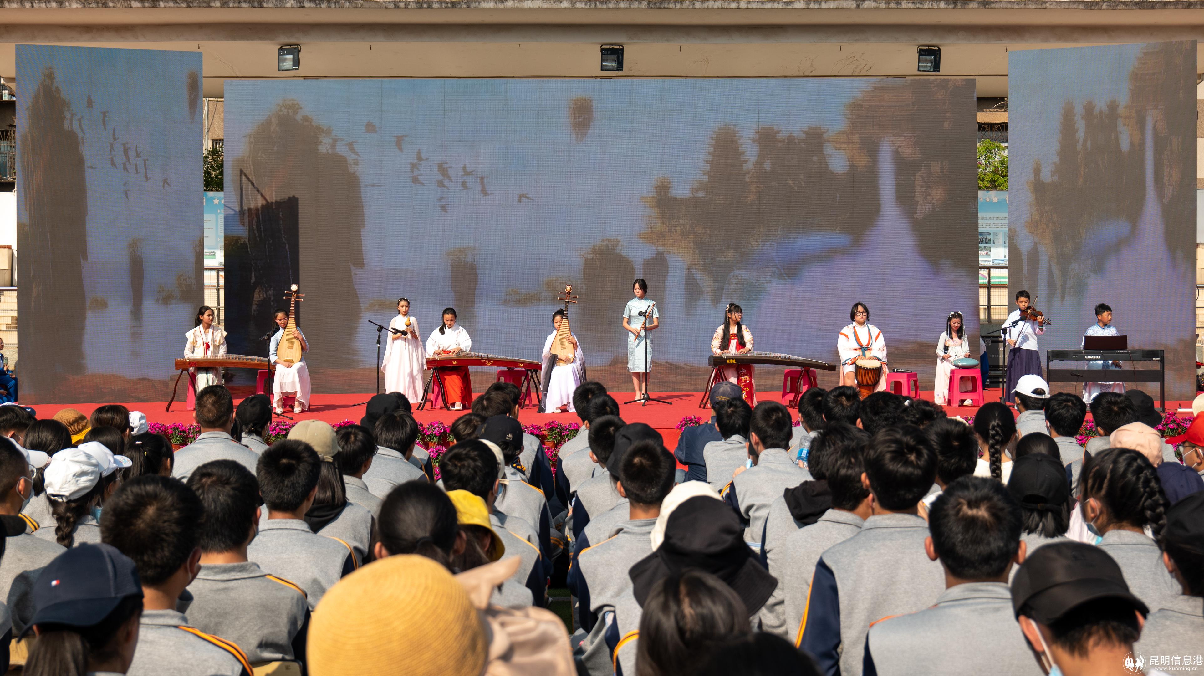 热血青春颂,逐梦五中人:昆五中举行第 33 届校园艺术节展演活动_昆明