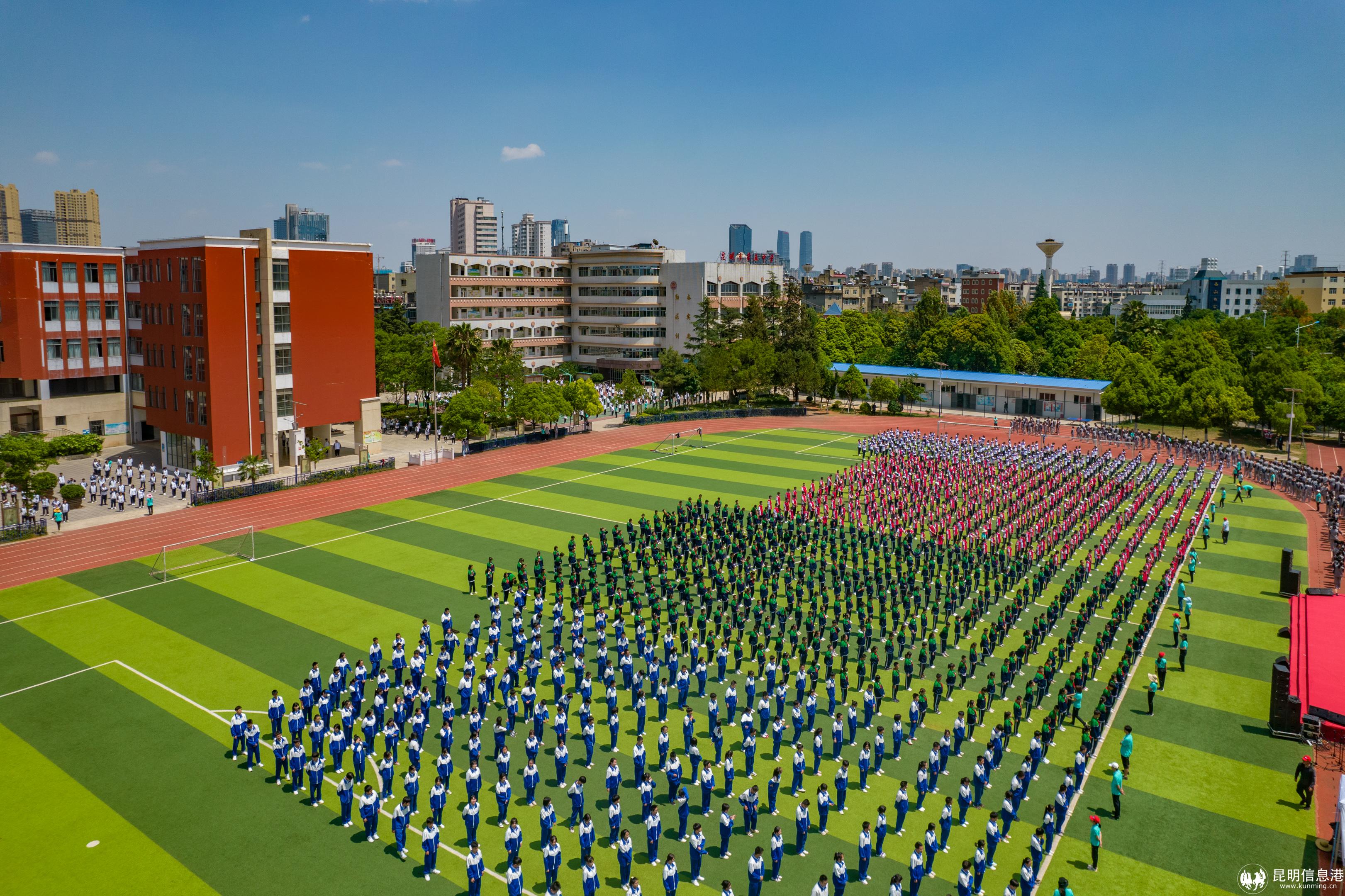 热血青春颂逐梦五中人昆五中举行第33届校园艺术节展演活动