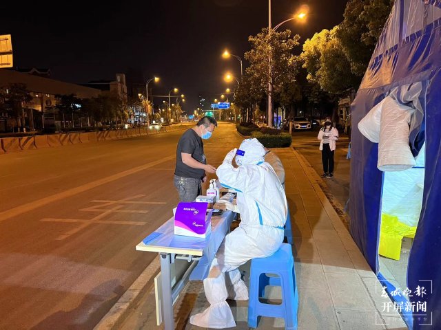 注意!五一期间,外来货运车辆可在呈贡这3个核酸采集点采样检测(开屏新闻记者 孙琴霞 通讯员 孙思琪 马鸿超 摄)