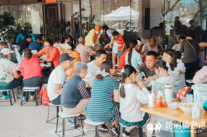 融创·雁来湖小镇 五·一现场