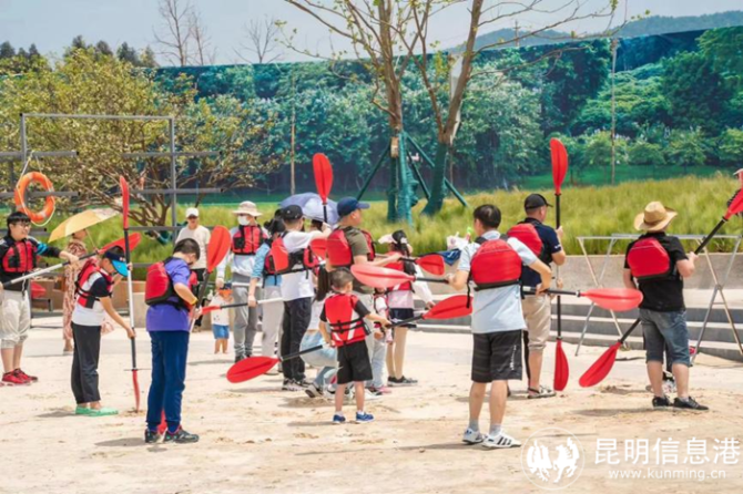 融创·雁来湖小镇 五·一现场1