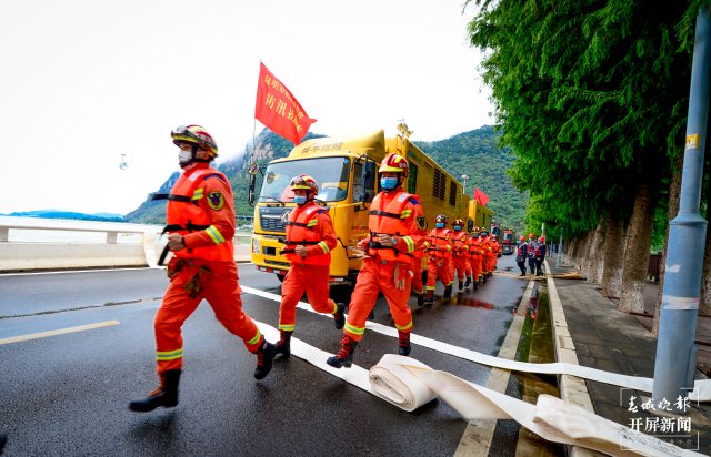 昆明开展极端天气条件下城市洪涝灾害应急演练（龙宇丹摄）