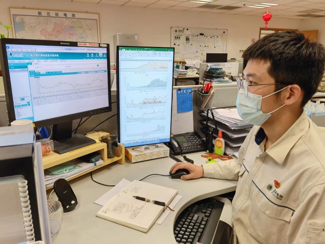 128383_W020220515579187392425