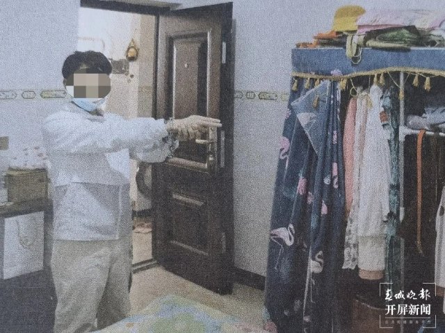 曲靖一男子用金手镯换“银手镯”