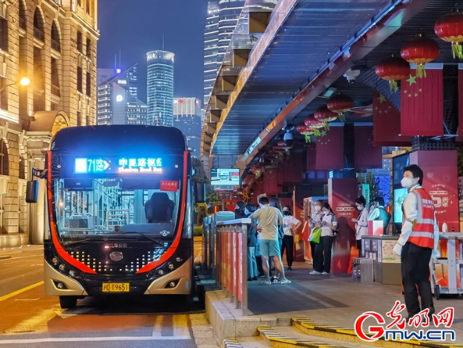 【组图】上海首批4条轨道交通和273条地面公交线路恢复运行 【组图】上海首批4条轨道交通和273条地面公交线路恢复运行