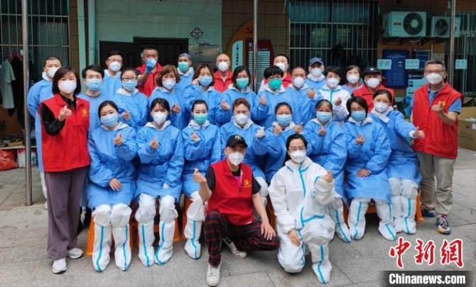 图为志愿者团队合影。 受访者供图