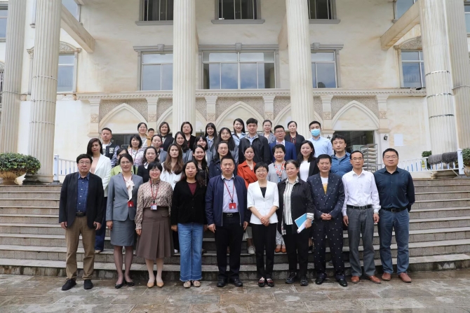 访企拓岗促就业——政校企“情投意合”共融互促