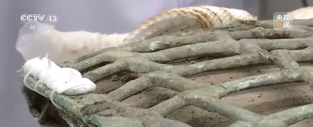 三星堆再发现 雷雨:我相信古蜀文明应该是有文字的