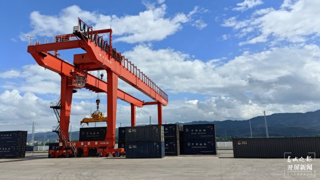 中老铁路带火西双版纳“周末经济”（开屏新闻记者 李春丽 摄）