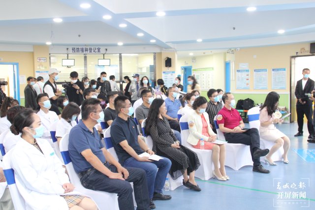 国内首款四价流脑结合疫苗在滇同步接种 (1).jpg