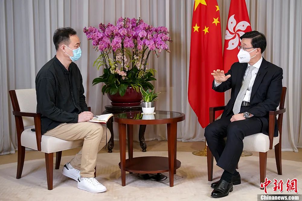 在履新满月之际,香港特区行政长官李家超接受<a target='_blank' href='/'>中新社</a>“中国焦点面对面”专访,对一系列问题进行回应和解读。 <a target='_blank' href='/'>中新社</a>记者 张炜 摄 在履新满月之际,香港特区行政长官李家超接受<a target='_blank' href='/'>中新社</a>“中国焦点面对面”专访,对一系列问题进行回应和解读。 <a target='_blank' href='/'>中新社</a>记者 张炜 摄