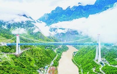 云南：跨越式发展绽新颜