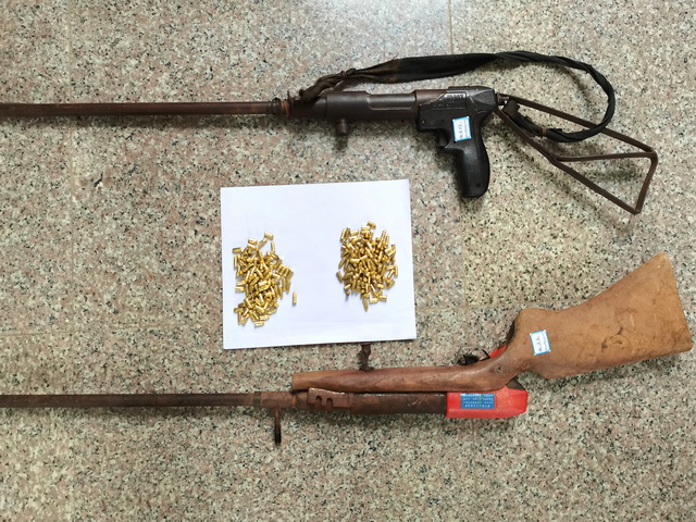 凤庆:缉枪治爆显成效 主动上交除隐患