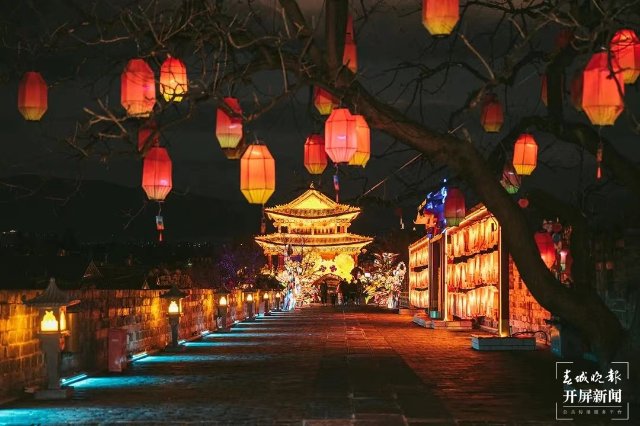 159万游客涌入大理古城,安全、有序的背后,为这群人点赞(刘文波 杨维琦 通讯员 李玲 金镇雄 摄)