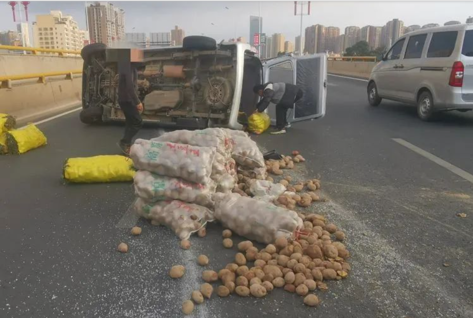 面包车:我承受了不能承受之重(供图)