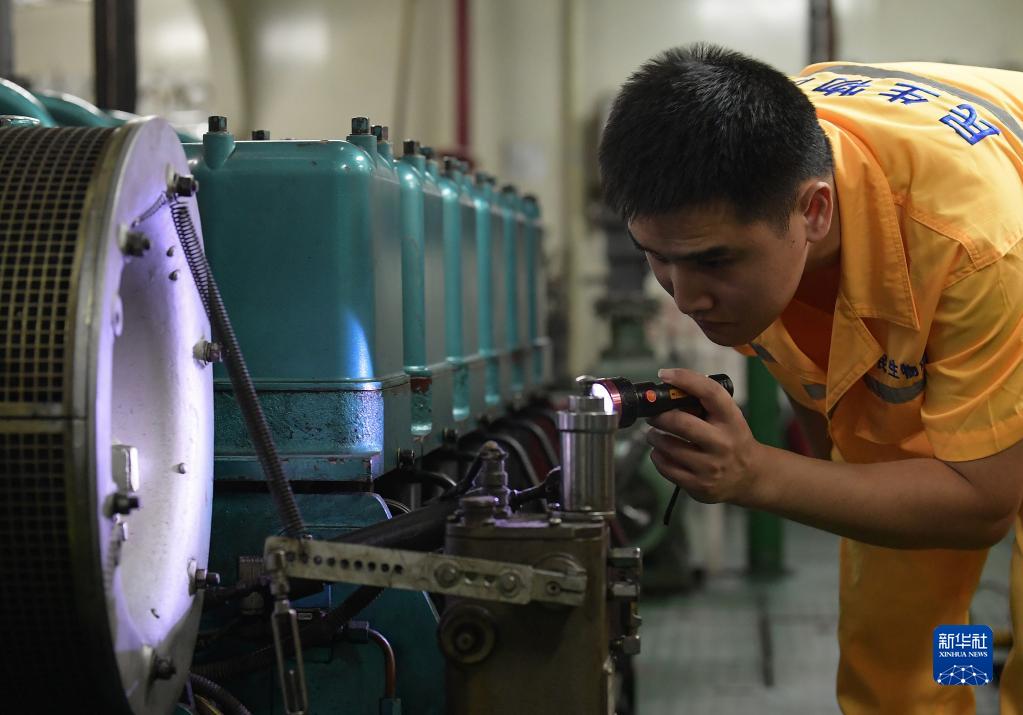 劳动创造幸福——水上移动的“家”：滚装船上的工作与生活 (7)