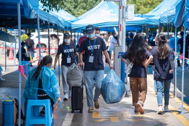 温暖又有爱！云南多所大学“萌新”报到（图片由学校提供）