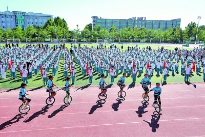 家门口的学校来了好老师