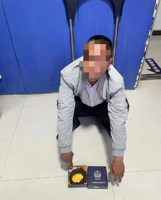 “假警察”下套行骗11万元（石林县公安局供图）