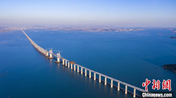 我国首座跨海高铁——福厦高铁。 供图 我国首座跨海高铁——福厦高铁。 供图