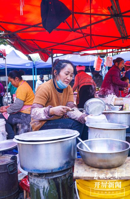 德宏菜市场（开屏新闻记者 马楠 通讯员 胡佩灵 杨晓玲 摄）