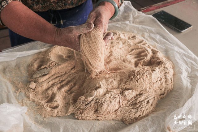 德宏菜市场（开屏新闻记者 马楠 通讯员 胡佩灵 杨晓玲 摄）