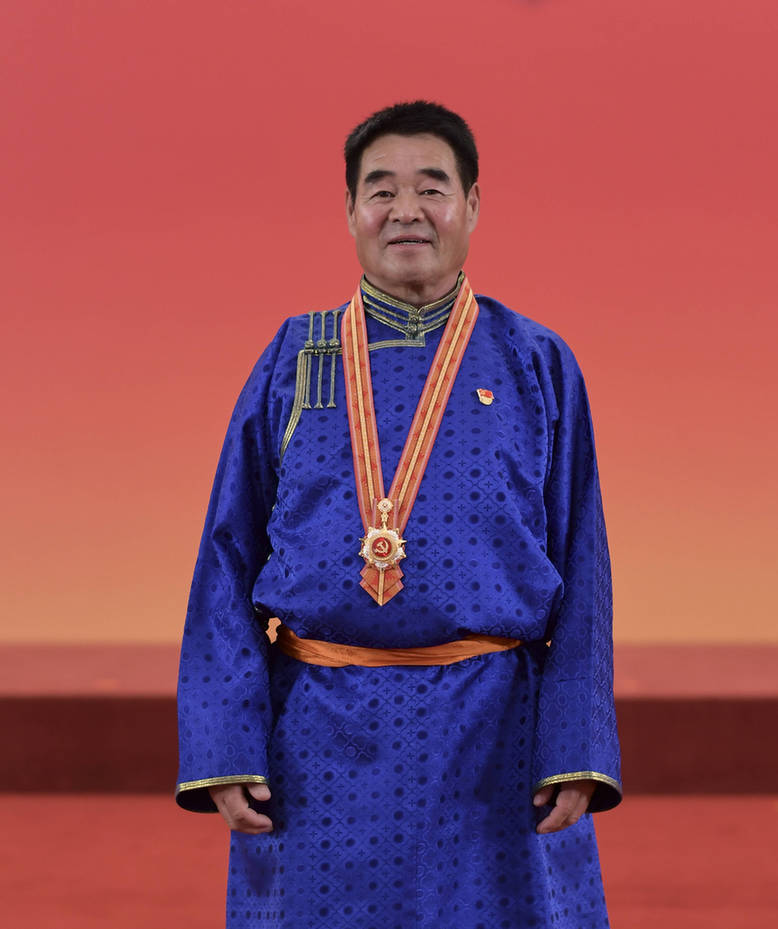 有声手账丨【我是一线党代表⑫】廷·巴特尔:“四点平衡”建设美丽富饶新牧区 有声手账丨【我是一线党代表⑫】廷·巴特尔:“四点平衡”建设美丽富饶新牧区