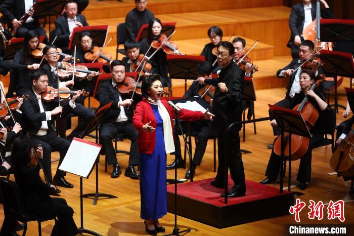 南北唱“江姐” 红梅赞歌颂英魂