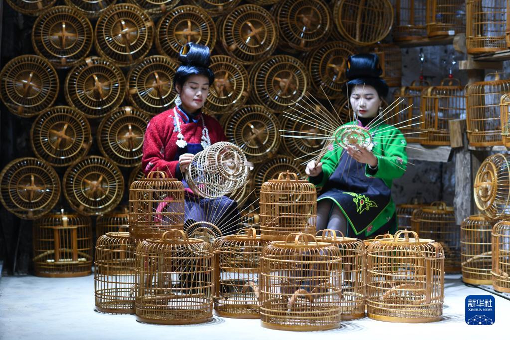 非遗传承人和他的“银匠村”