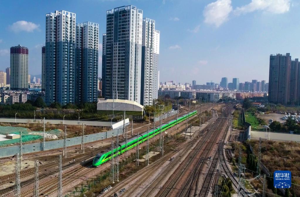 新路腾跃横断山——写在新成昆铁路全线通车之际