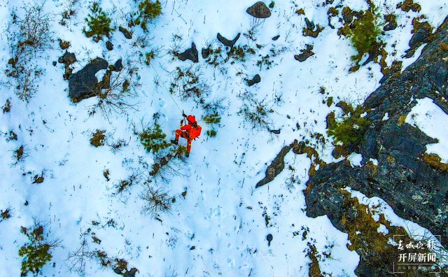 森林消防员在苍山雪地开展救援科目训练 壮美苍山雪地练兵，超燃！18.jpg