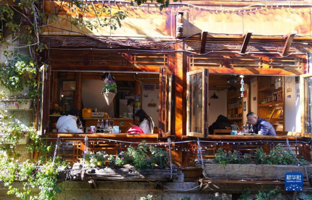 “烟火气”回归，丽江旅游人气旺