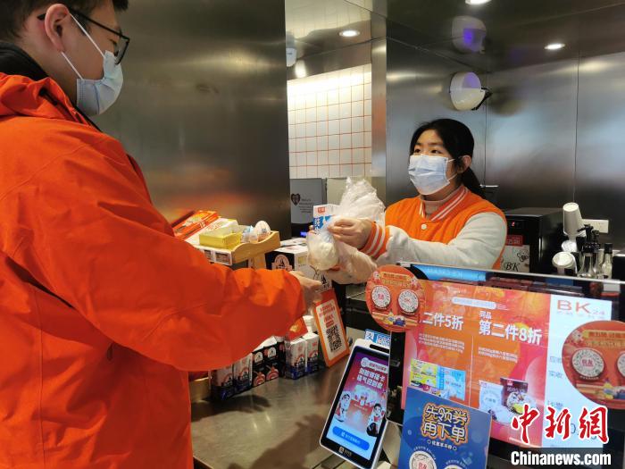 “90后”店长陈翠。　上海团市委供图