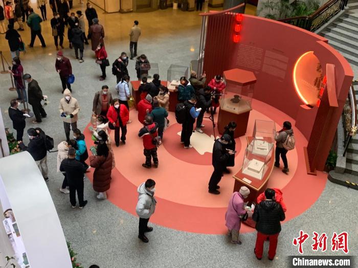 (新春走基层)兔文化、兔经济走俏申城