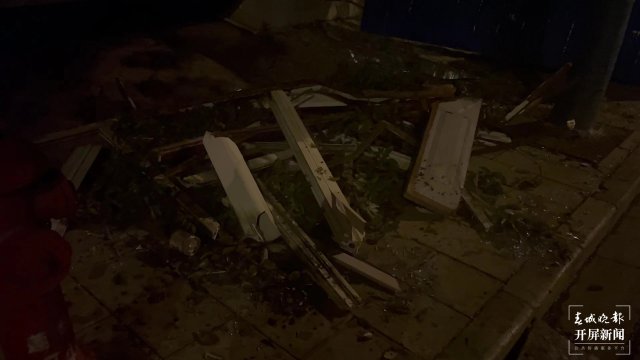 昆明一临街店面夜间突发爆炸